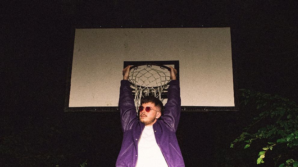 Osobitný zjav na hudobnej scéne Alan Murin predstavuje nový singel „Vypínam