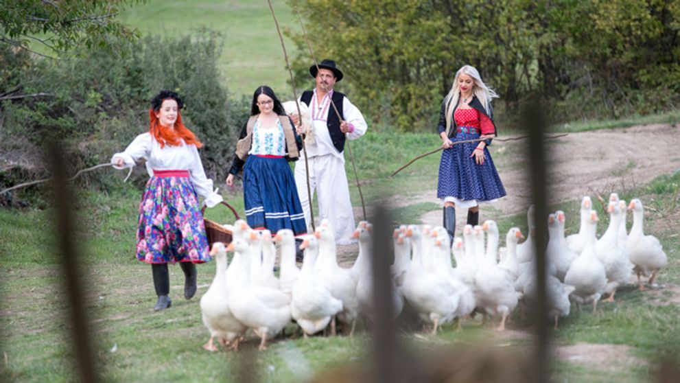 Na Farme bude poriadne horúco! Farmárom pribudne nová, sexi posila!
