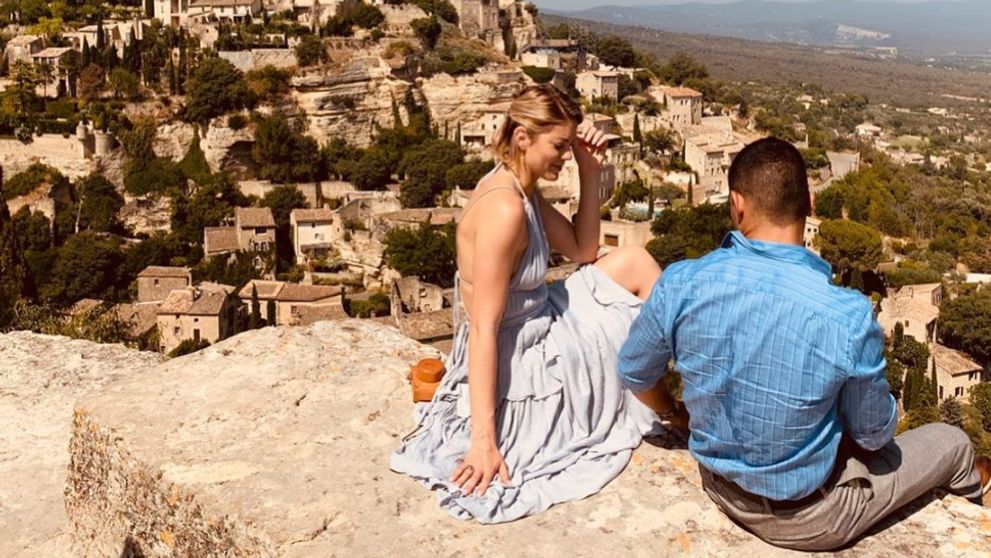 Ďalšie prominentné bábätko je na ceste. Pár to oznámil naozaj originálne