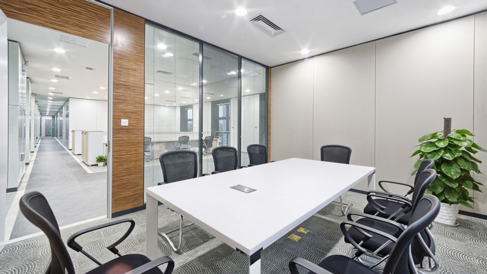 Tipy a triky ako si zariadiť modernú kanceláriu