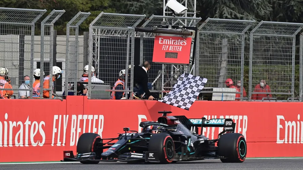 Lewis Hamilton na Mercedese vyhral ďalšie preteky F1