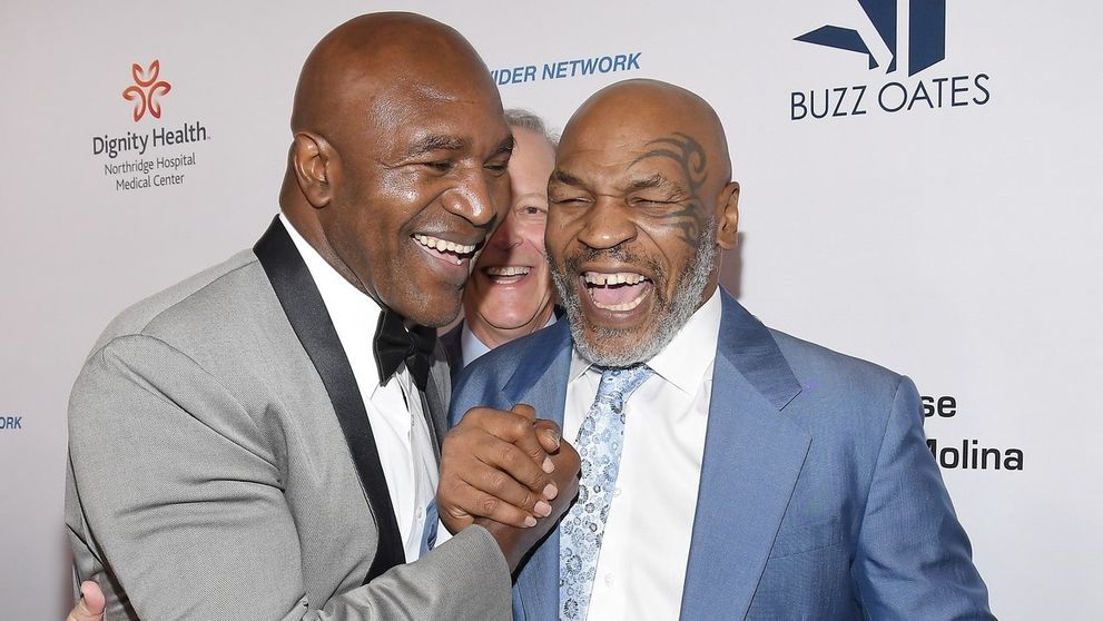 Evander Holyfield aj Mike Tyson ohlásili návrat do ringu. Dočkáme sa vzájomného súboja?