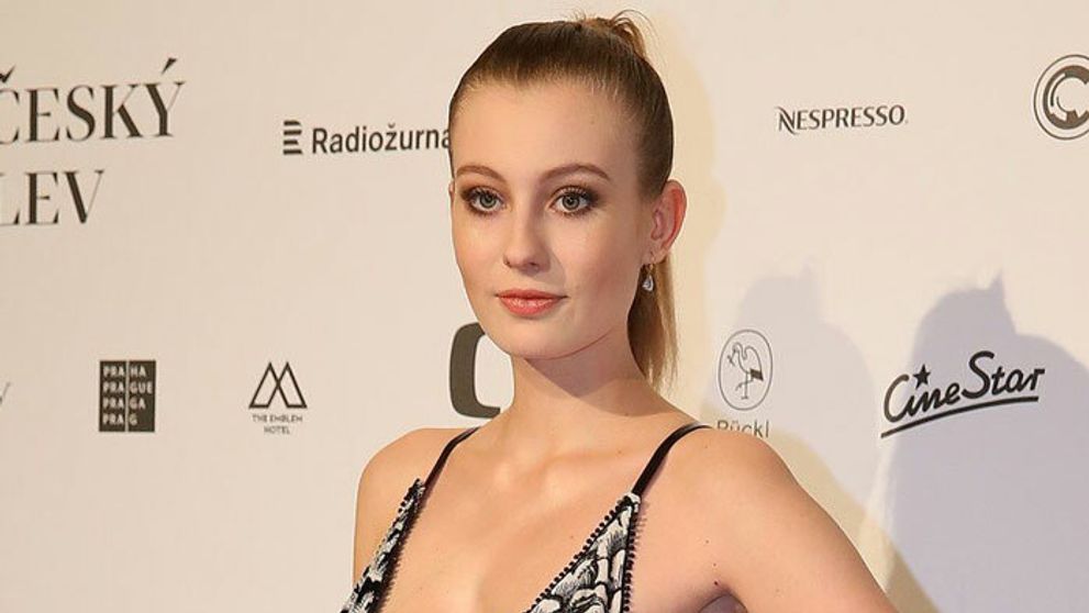 Najhlbší výstrih na Českom levovi: Mladučkej modelke sa rozutekali prsia kade-tade