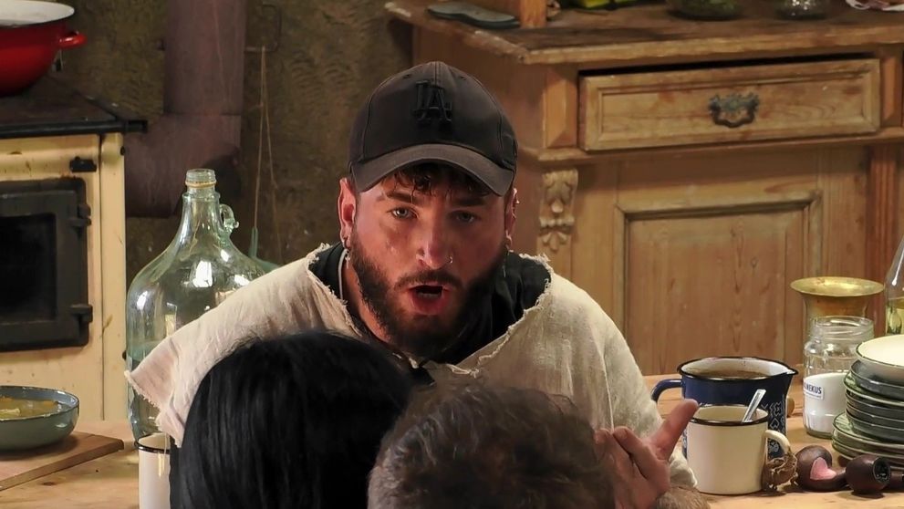 Ak sa ti nepáči, môžeš sa zbaliť a vypadnúť! Takýto výbuch sme na Farme ešte nemali