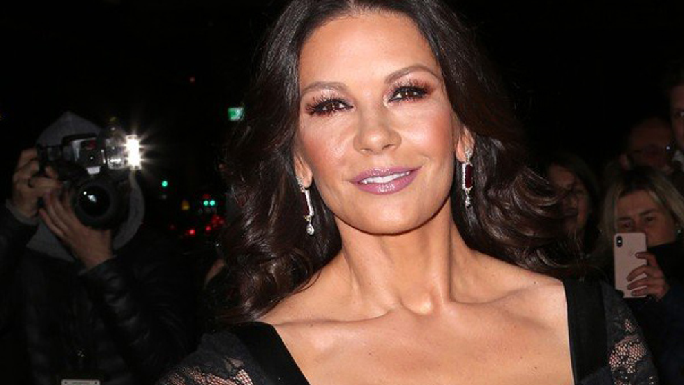 Catherine Zeta-Jones v spoločnosti s dcérou. Ako 14-ročné dievčatko rozhodne nevyzerá