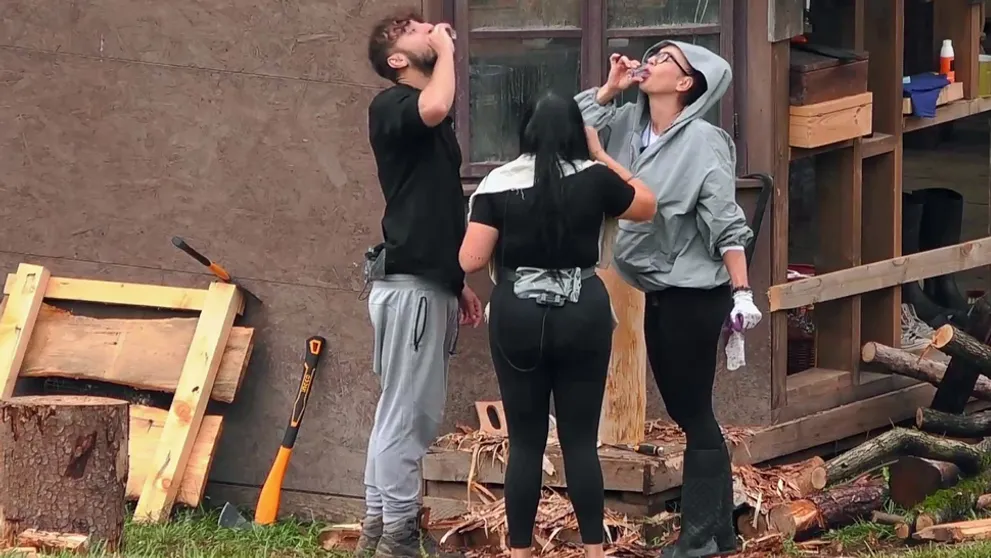 S farmármi to ide dolu vodou: Začali chľastať už od rána