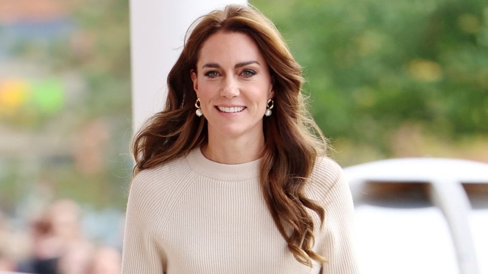 Tip na outfit podľa Kate Middleton: Úpletový set je perfektnou vychytávkou