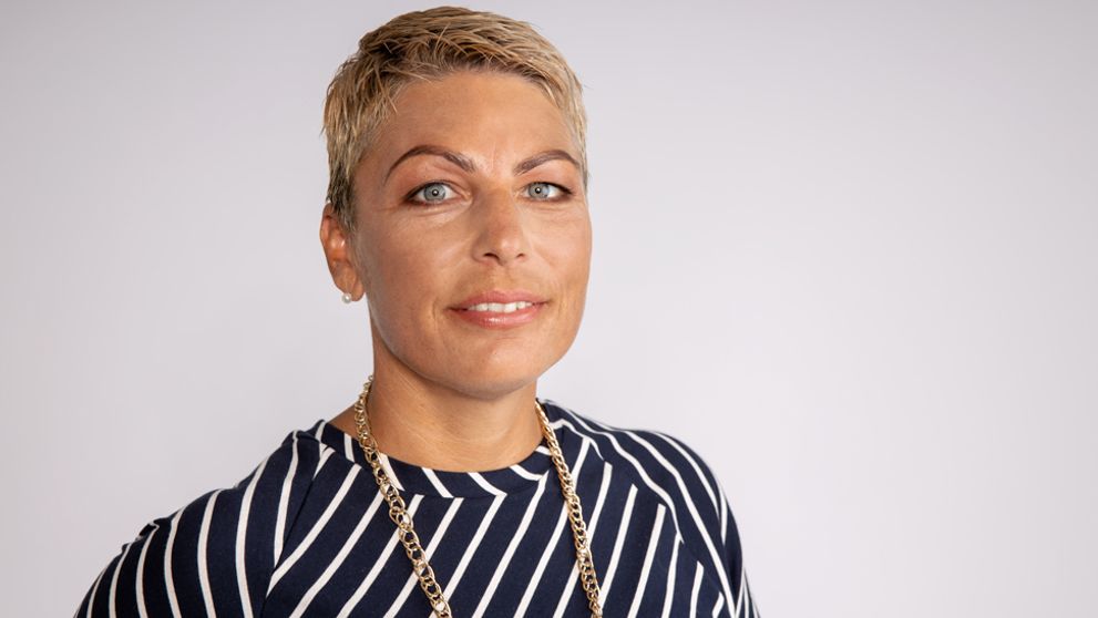 Trojnásobná mamina sa nezdá: Farmárka bez problémov preparkuje aj kamión!