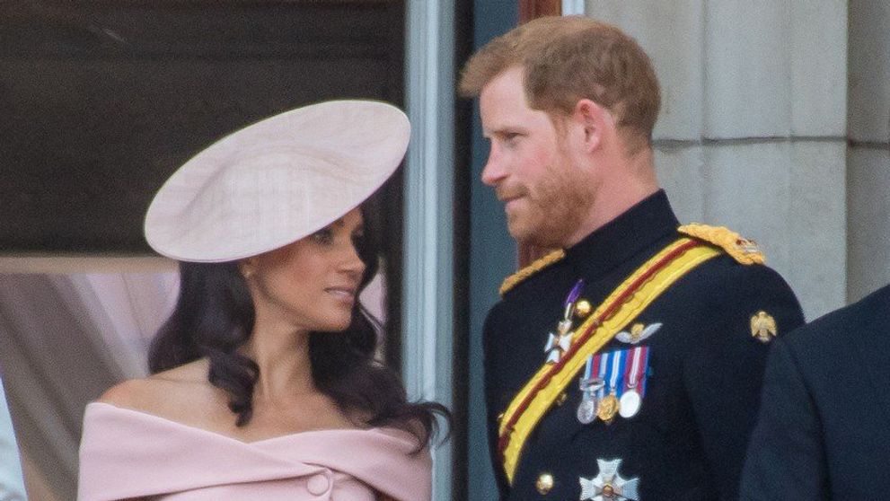 Nervóznu Meghan upokojoval Harry. Pozrite, čo jej povedal