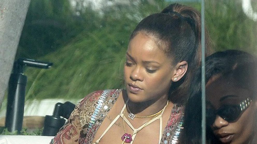Rihanna nikoho nešetrila. Na obdiv vystavila svoje prednosti