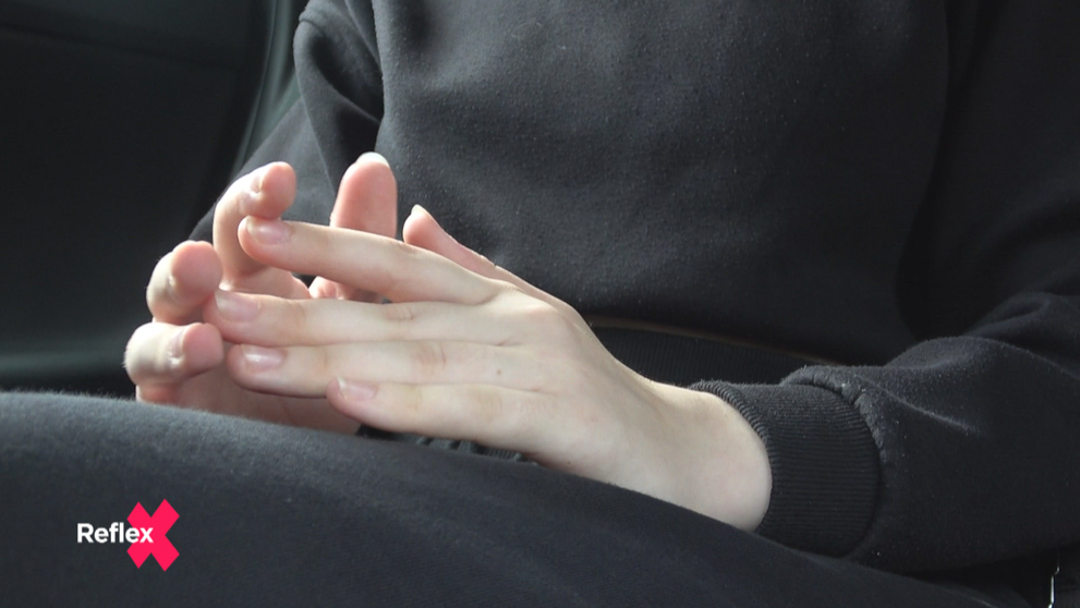 Policajta obvinili zo zneužívania 14-ročnej