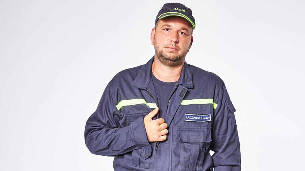 Pri práci ho privalil strom: Trvalo pol roka, kým sa opäť postavil na nohy!