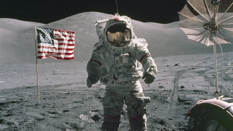 Jasný odkaz konšpirátorom. NASA zverejnila 10-tisíc fotografií z misie Apollo