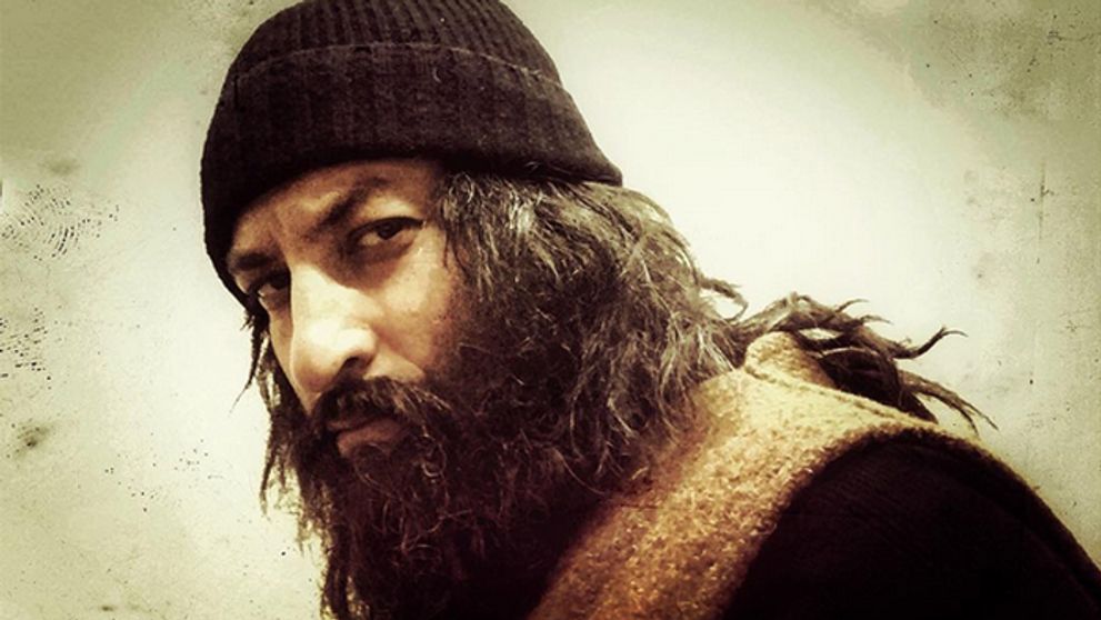 Čože?! Tento „bezdomovec“ je manželom jednej z najkrajších tureckých herečiek!