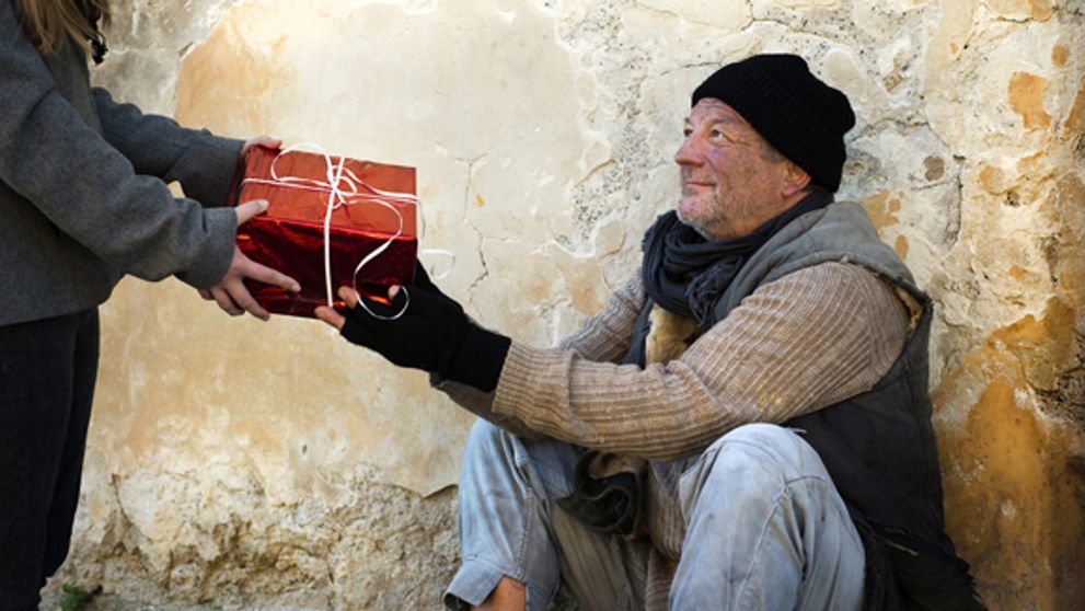 Teleráno vyzýva: Zbavte sa zbytočností a pomôžte ľuďom bez domova!