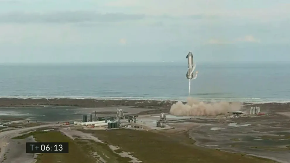 Vesmírna loď Starship úspešne pristála, ale po tom explodovala