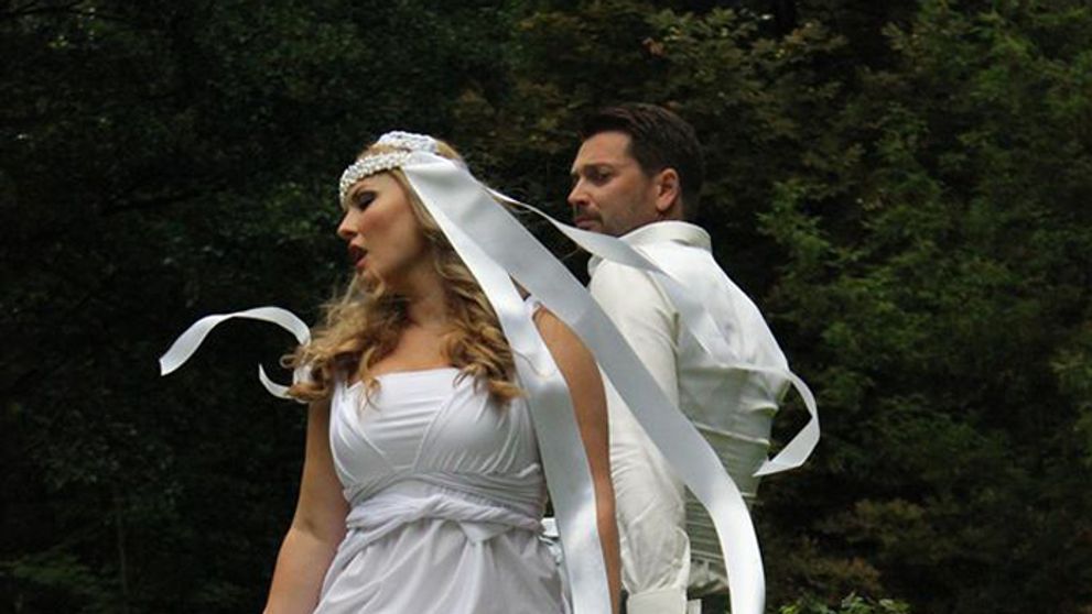 Marek Majeský prekvapuje! Čo robí po jeho boku neznáma nevesta?