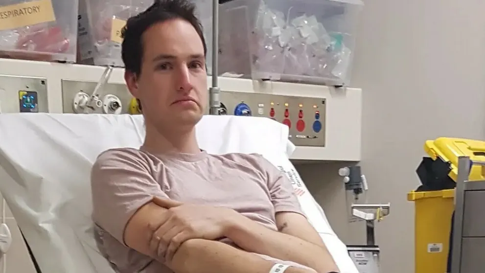 Fyzik chcel zostrojiť náramok proti koronavírusu, napokon skončil s magnetmi v nose