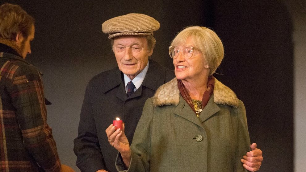 Opúšťajú nás herecké legendy. Zomrela hviezda seriálov Ulice či Vyprávěj