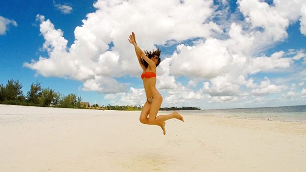 Cansu Dere: Dokonalý relax „medzi nebom a zemou“!