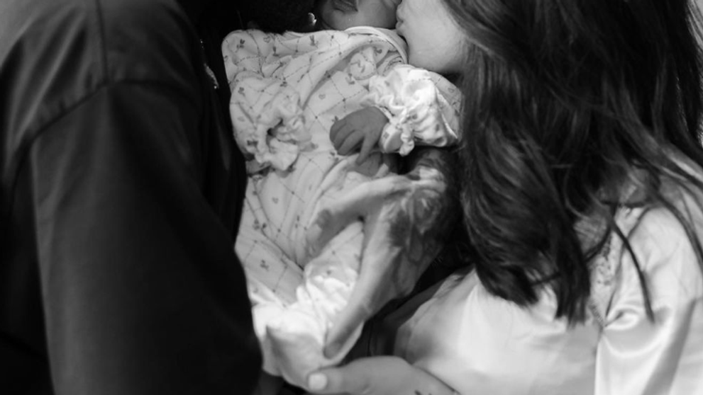 Pred mesiacom sa mu narodila dcérka: Slávna dvojica sa rozišla