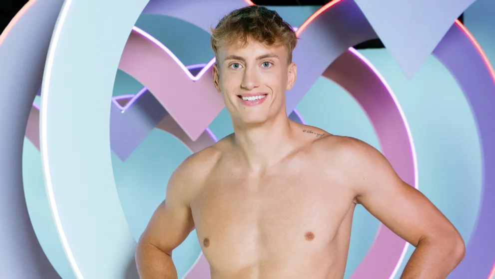 Dvojmetrový fešák David na rovinu: Mosty sú spálené, teraz mieri na Love Island