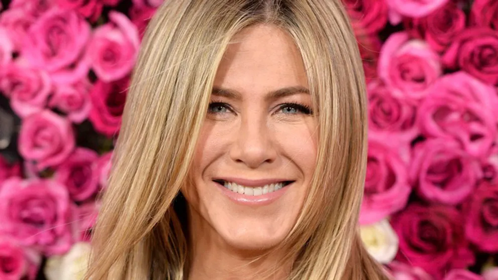 Jennifer Aniston dráždila v podprsenke: Týmto výstrihom rozpáli mužov aj v 50-ke