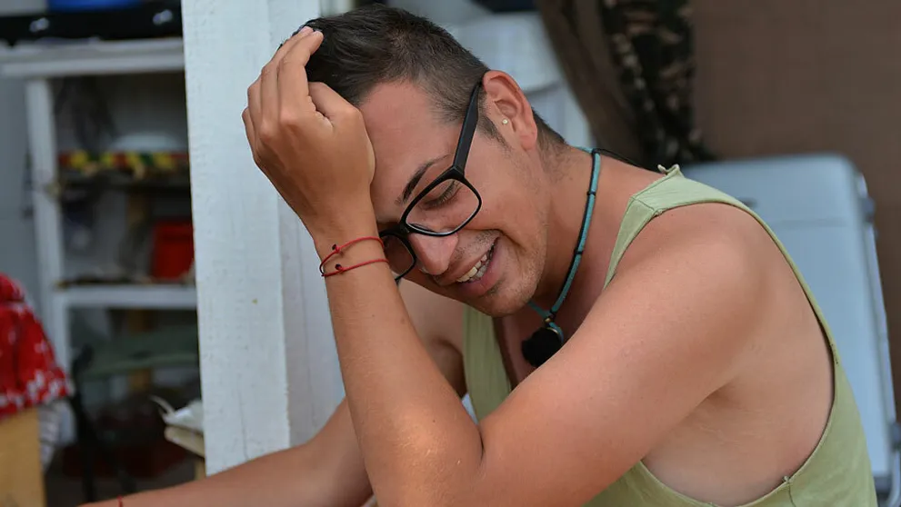 Najúprimnejší na Farme? Buď je skvelý herec, alebo sa ohovárať naučil veľmi rýchlo!