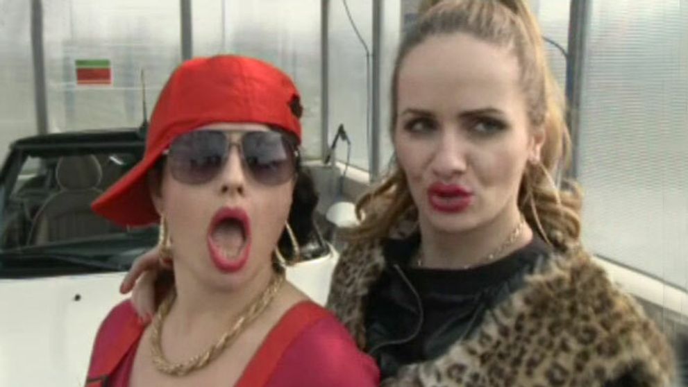 Pomoc! Cuky Luky v autoumyvárke! To je smrrrť!