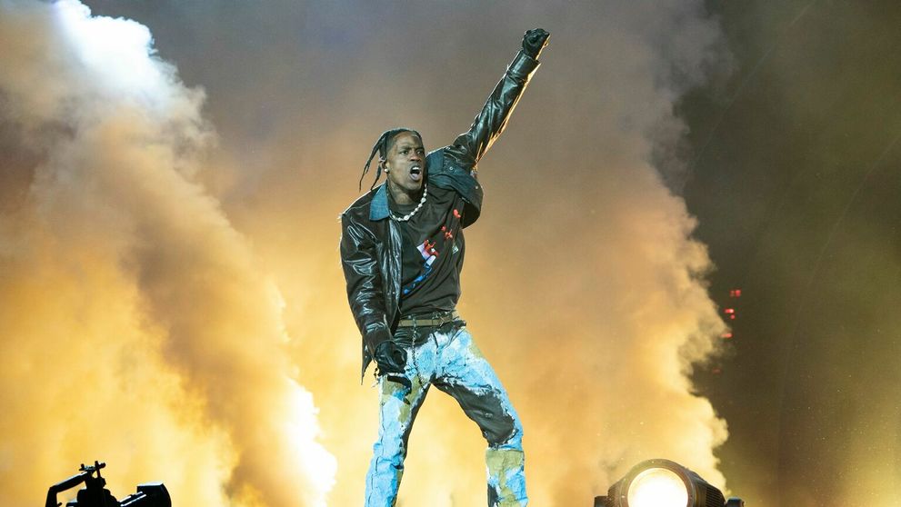 Travis Scott vyvolal na festivale šialenstvo, zomrelo osem ľudí