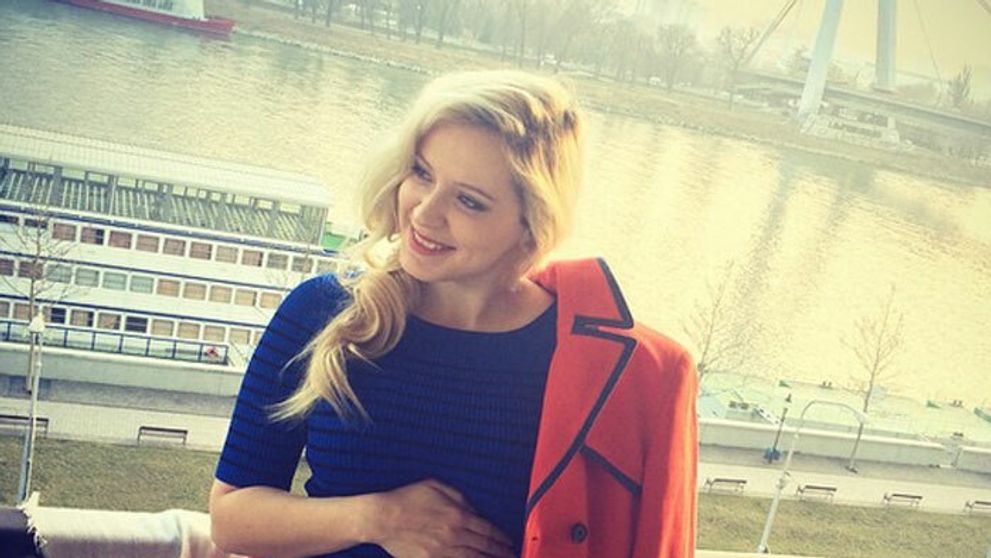 Už len pár dní a z tejto speváčky bude pani. Aké šaty bude mať?