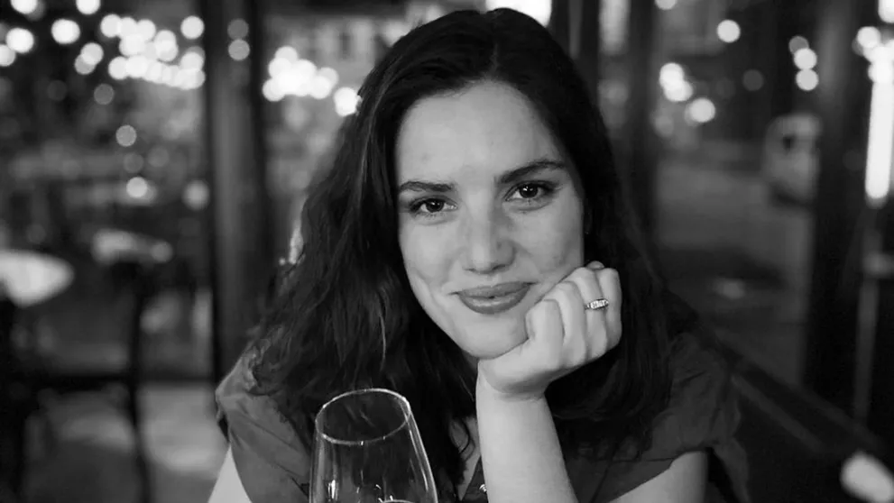 Sarah Arató sa pochválila zamilovanou fotkou. Tento muž si získal herečkino srdce