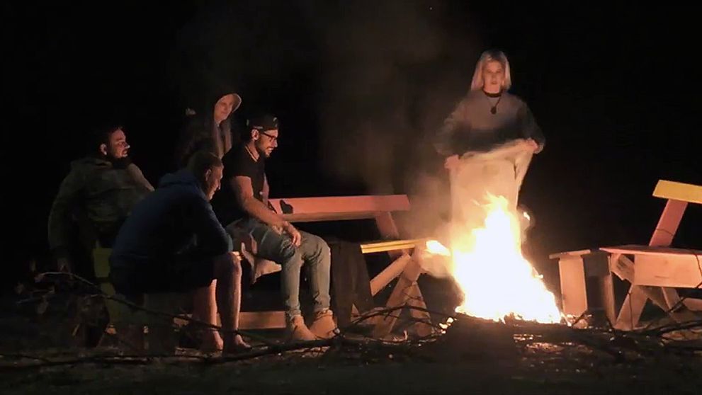 Posledná noc na Farme: Spáľme všetko!