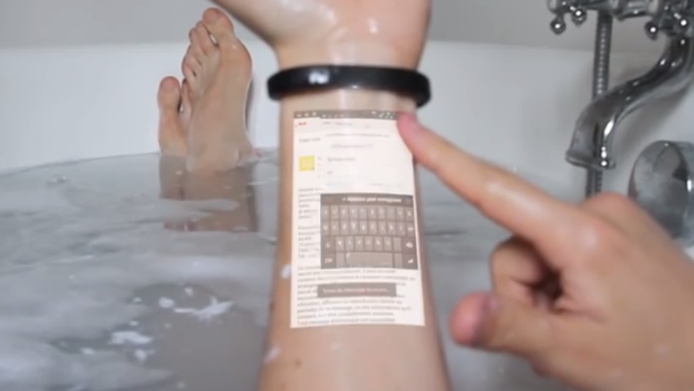 Vychytávka týždňa: Náramok, ktorý zobrazí displej priamo na ruke