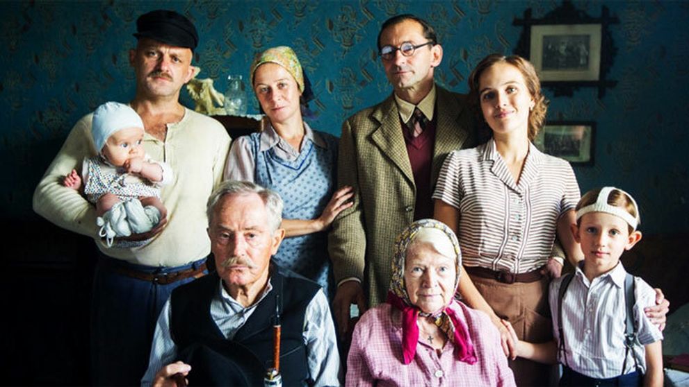 Do kín prichádza „Po strništi bos“