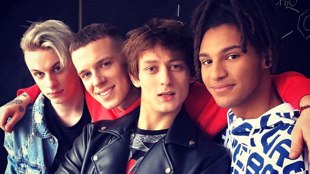 Matúš zo seriálu Pán profesor žne úspech. Jeho pesnička valcuje internet!