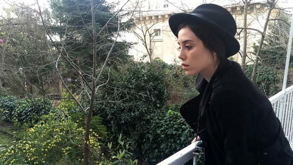 Veľké sklamanie: Návrat krásnej Cansu Dere na obrazovky sa nekoná!