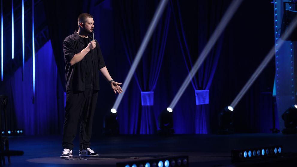 Pár minút pred veľkým vystúpením: Dúfam, že manželka sa so mnou neprestane hrať!