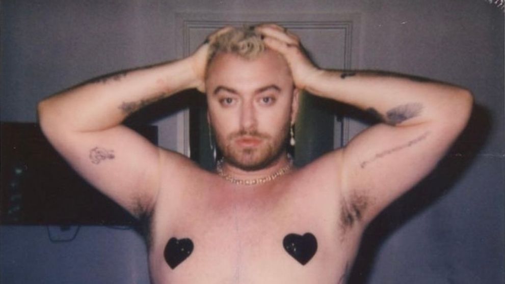 Sam Smith rozdelil verejnosť svojím telom: Naozaj sa môžu vyzliekať len chudí ľudia?