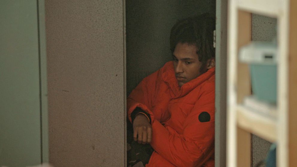 Samov študent je na úteku. Exotický pôvod je mu na príťaž