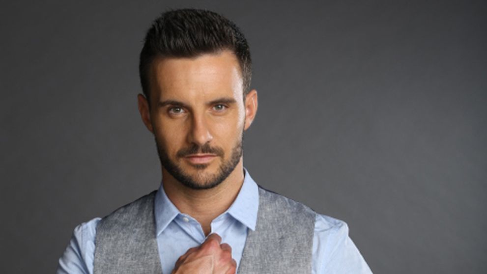 Sexy Šmahel v odvážnej póze. O milimeter nižšie a videli by sme VŠETKO