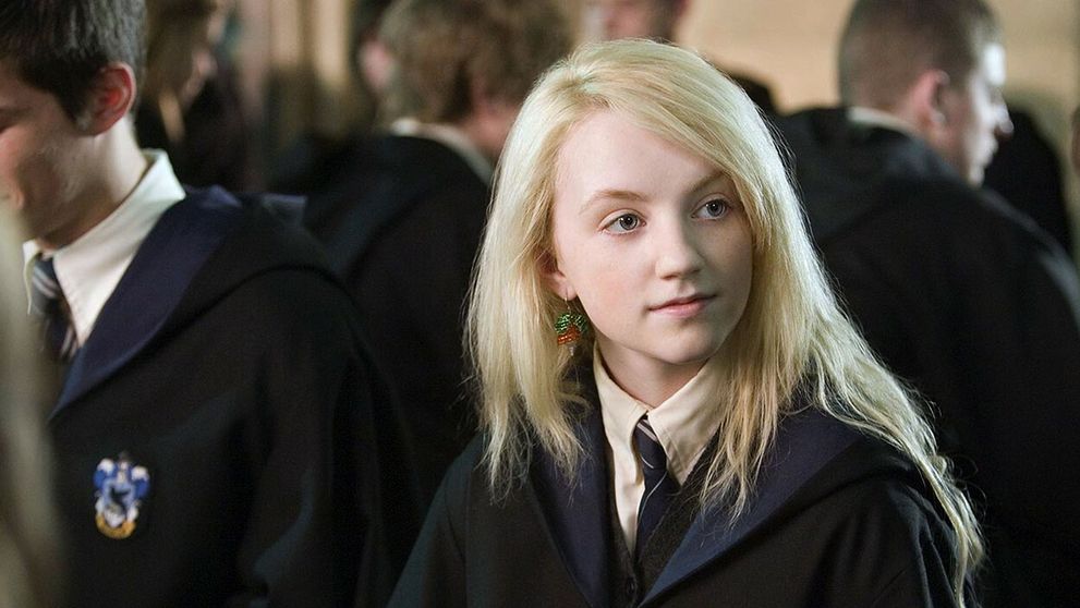 Krásna Luna z Harryho Pottera. Z nežného dievčaťa je poriadna žena