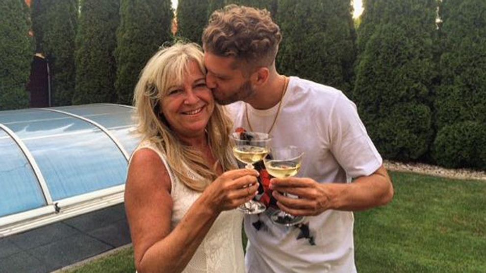 Bozk, šampuss a pesnička pre najdôležitejšiu ženu v živote Majka Spirita