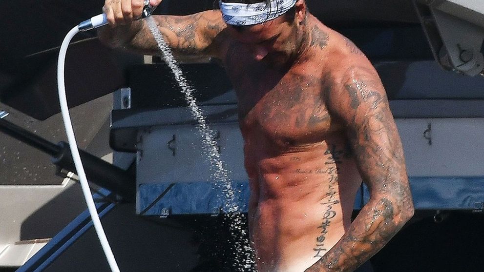 Beckham obeťou paparazzov: Stiahol si trenky a ukázal neskutočný rozdiel