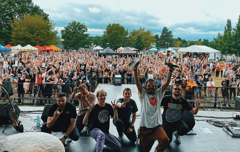 Nalaďte sa na festivalovú nôtu a užite si skvelé vystúpenie