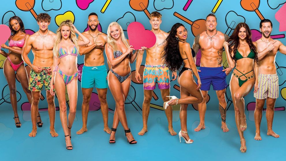 Nový Love Island už má prvé páry: Ktorý z nich sa vám páči najviac?