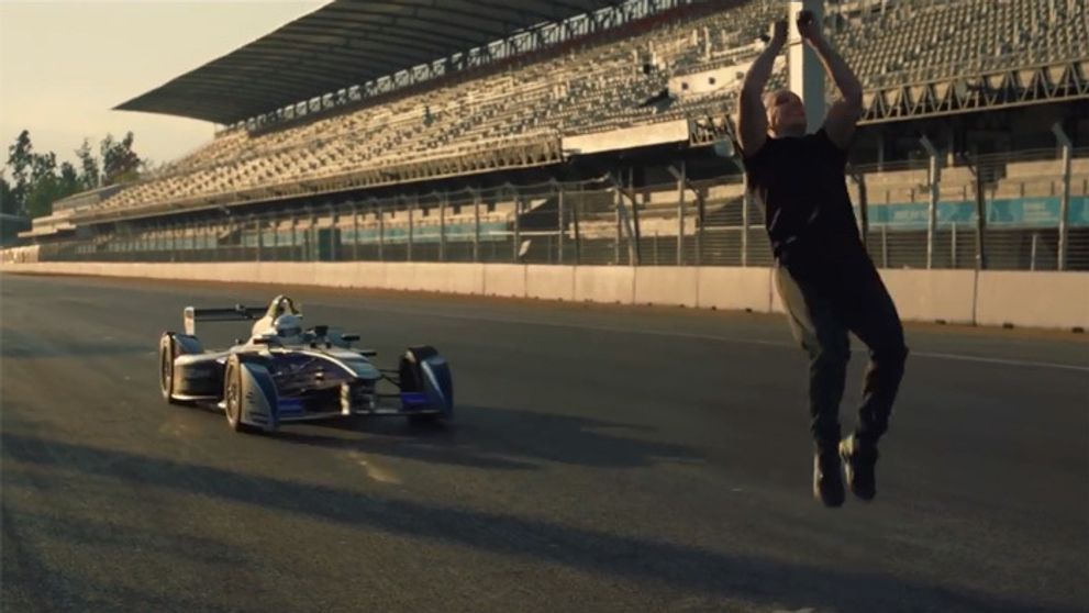 Skok smrti: Pri tomto kaskadérskom kúsku tuhne krv v žilách