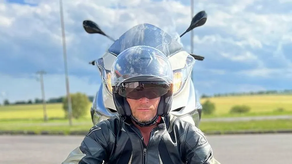 Známy český moderátor šokoval fanúšikov: Holý v sprche oznámil, že má Only Fans!