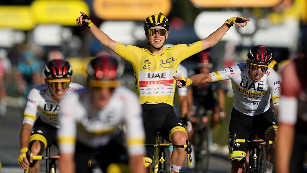 Tour de France: Van Aert vyhral záverečnú etapu, Pogačar obhájil titul