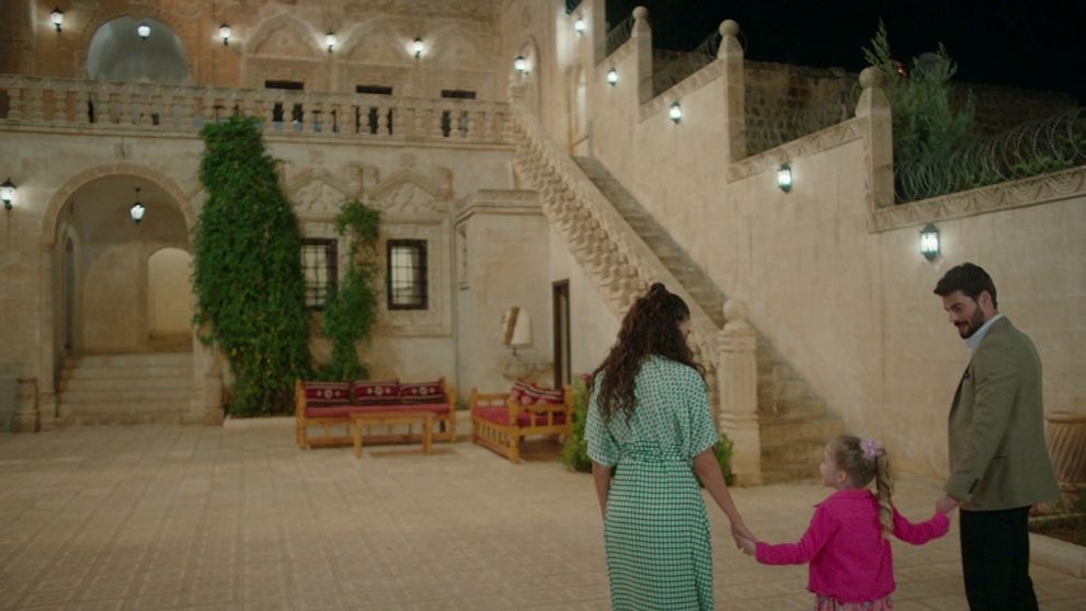 Spútaný motýľ: 63. a 64. epizóda